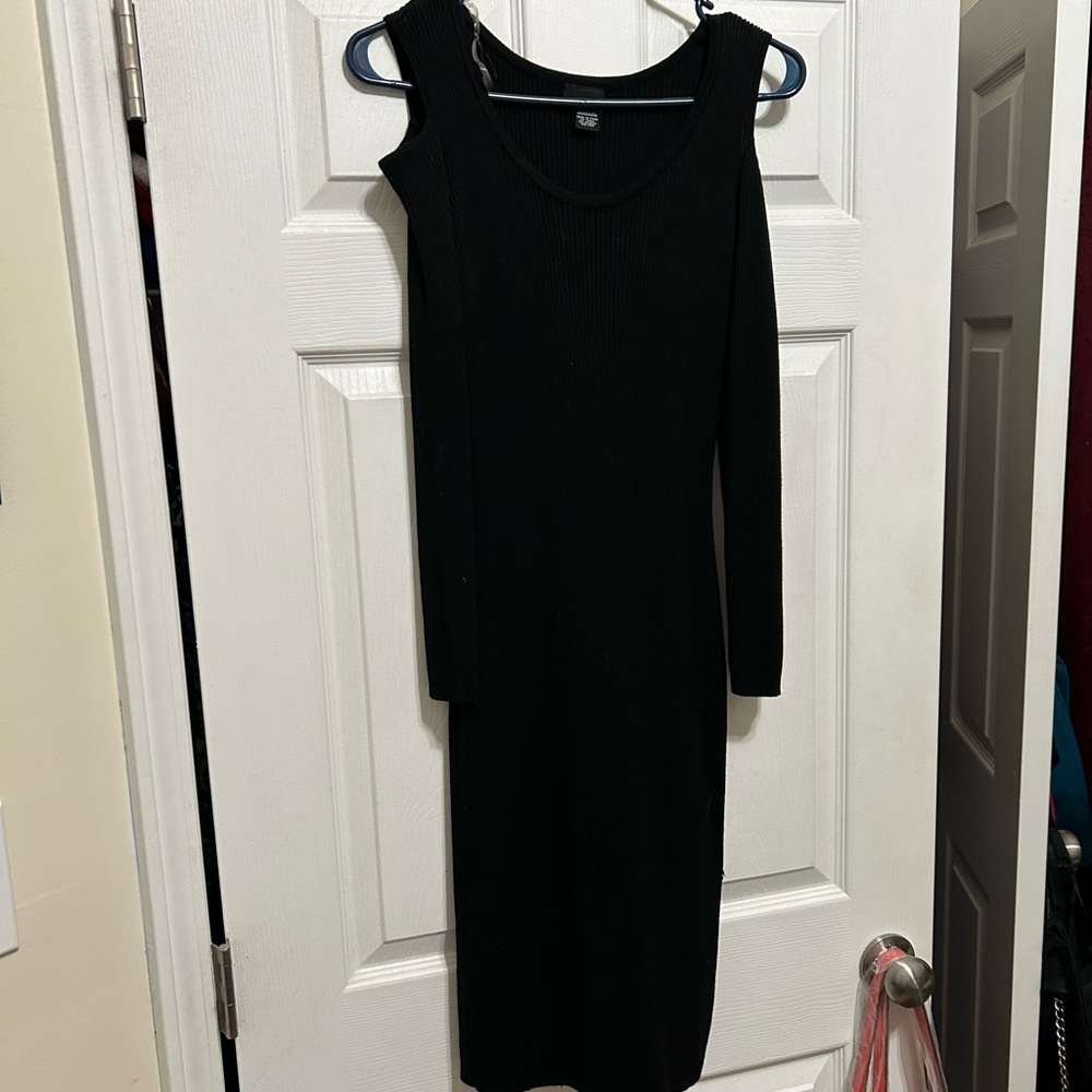 Black Cold Shoulder Fitted Dress